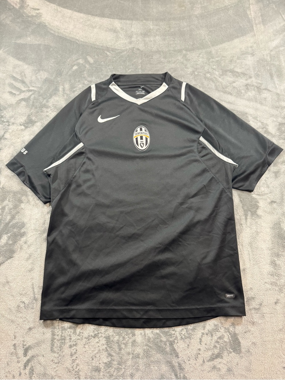 Nike Black Juventus Men’s Short-Sleeve Soccer Jersey